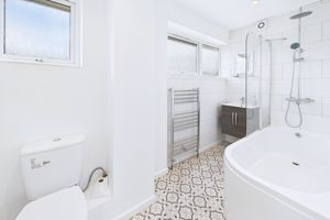 Main bathroom- click for photo gallery